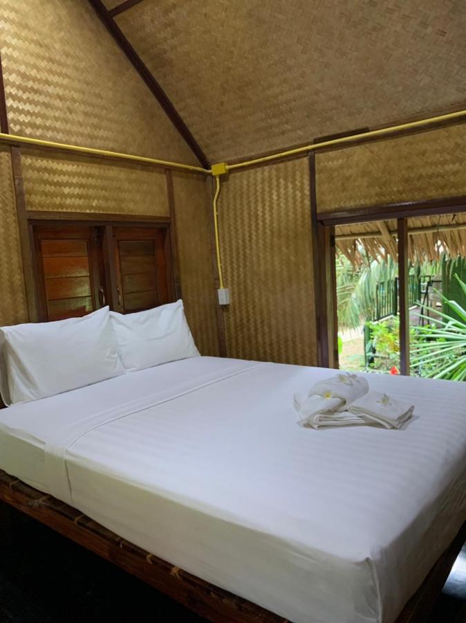 Khaosok Bamboo Huts Resort Khao Sok National Park Ngoại thất bức ảnh