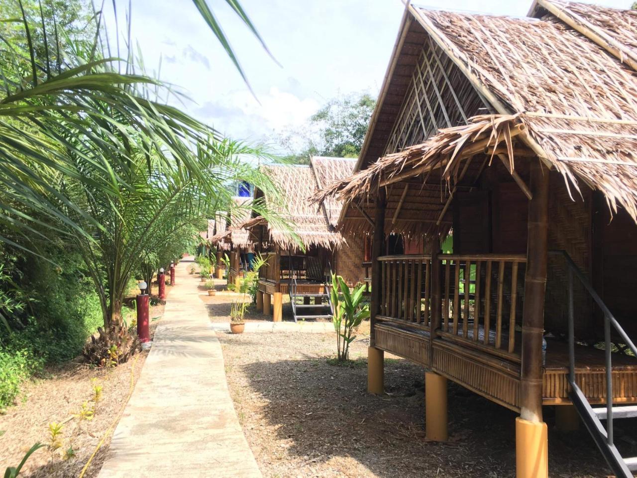 Khaosok Bamboo Huts Resort Khao Sok National Park Ngoại thất bức ảnh