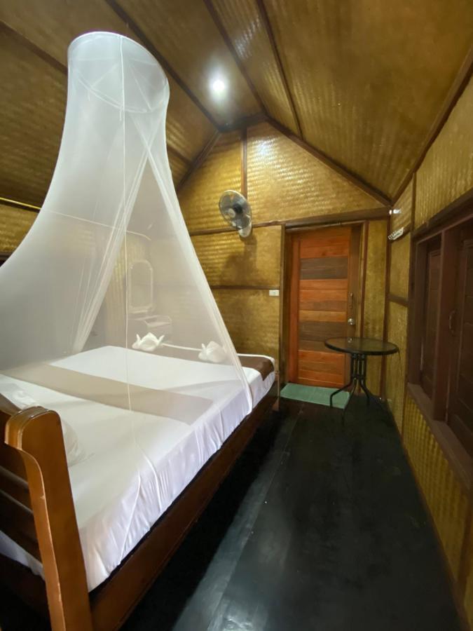 Khaosok Bamboo Huts Resort Khao Sok National Park Ngoại thất bức ảnh